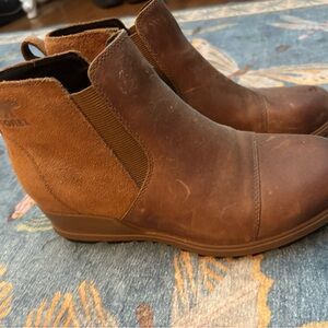 Sorel women’s Tan and Brown Chukka Boots new without tags 8.5 medium